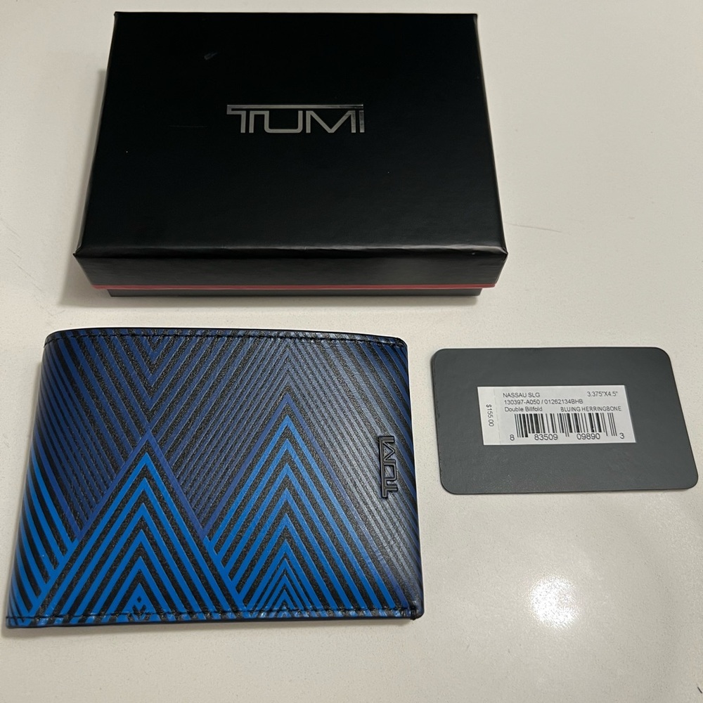Brand new bifold Tumi leather wallet